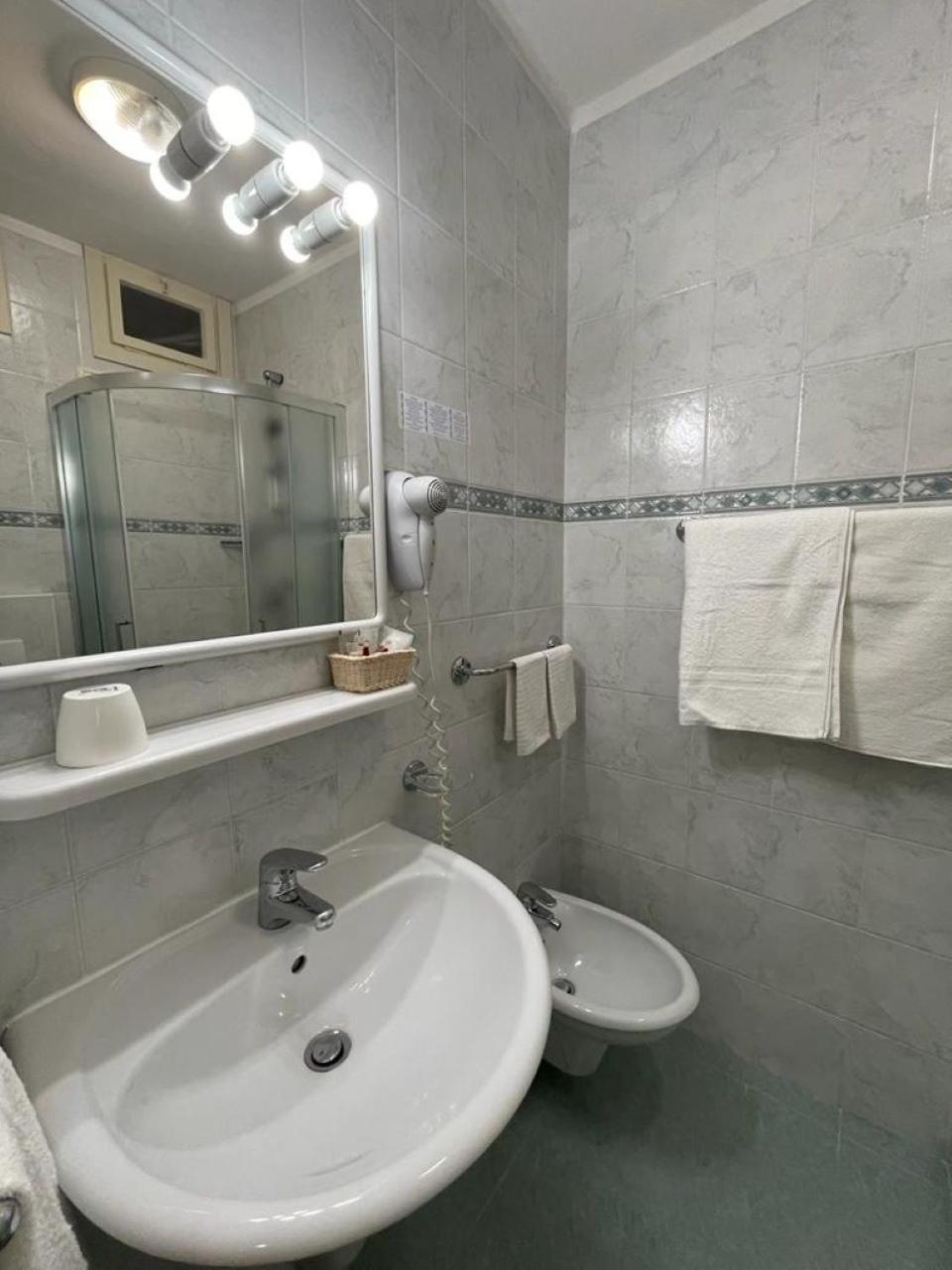 Hotel Stiefel Lignano Sabbiadoro Værelse billede